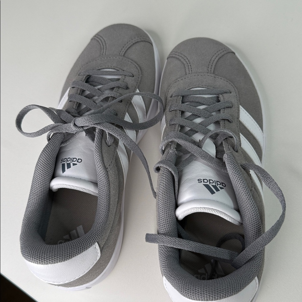 adidas VL Court 3.0 Kids' Tennis Shoes grey and white signature stripe sneakers - Picture 7 of 8
